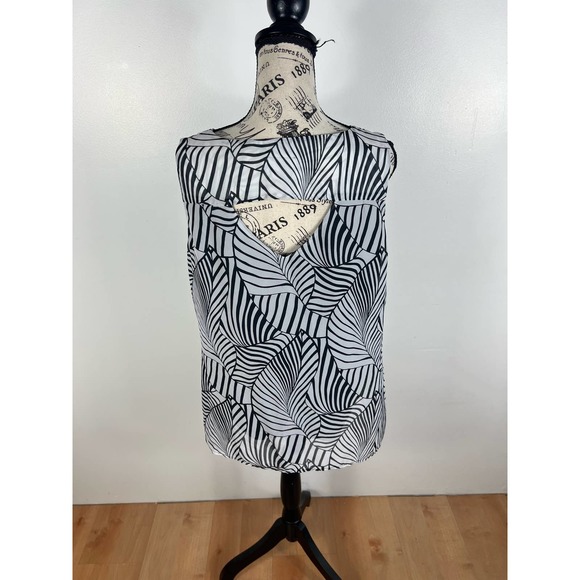 Ab Studios zebra floral print sleeveless blouse with back cutout - Picture 2 of 9